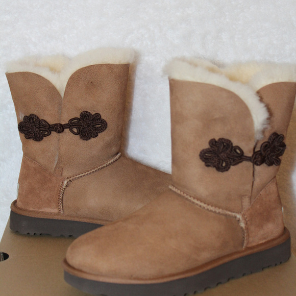 UGG MARIKO BAILEY BOW SUEDE SHORT BOOTS NEW! - Picture 7 of 8